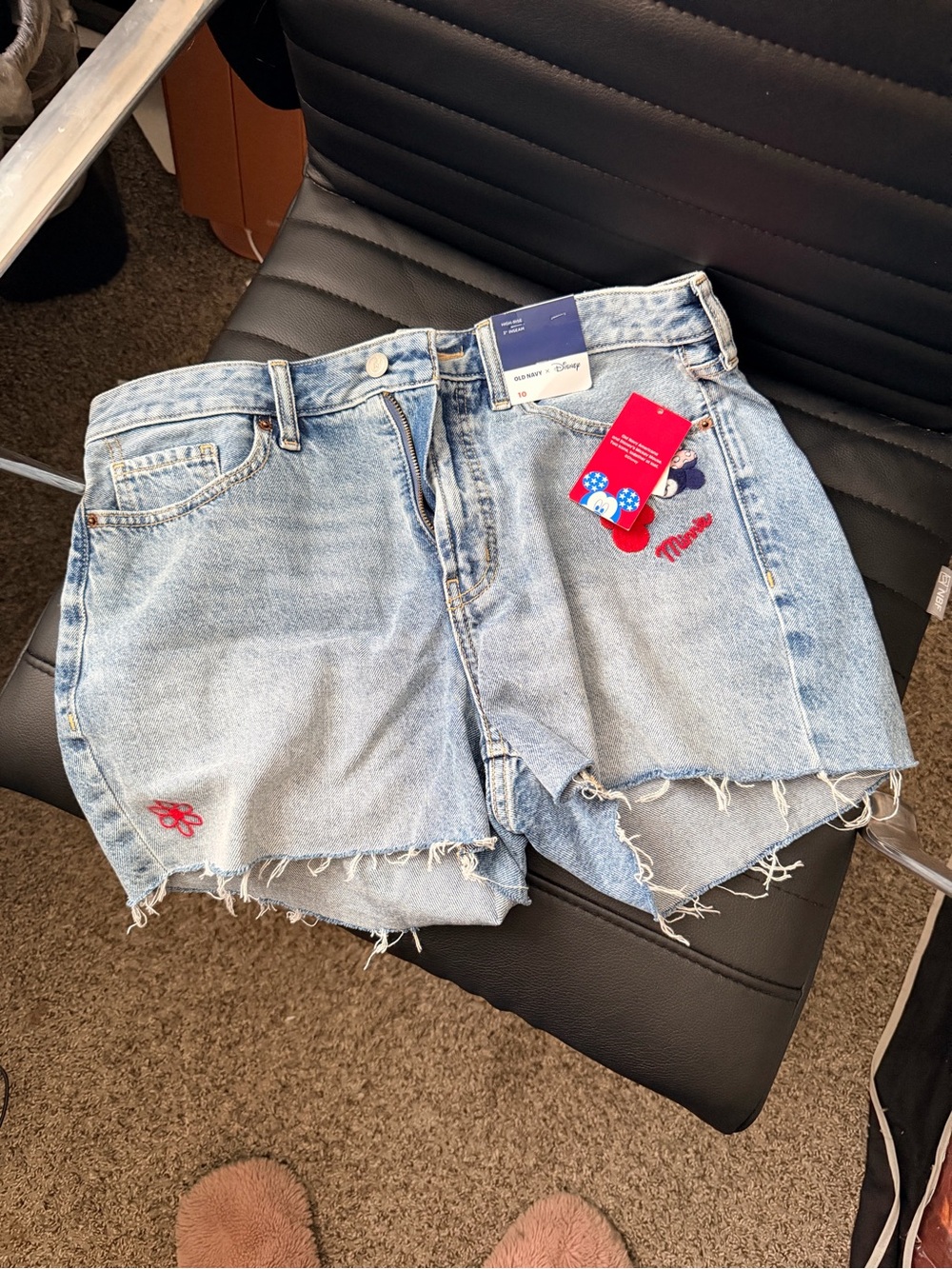 NWT Old Navy x Disney Minnie Mouse
OG Straight High-Rise Denim
Shorts NWT - Picture 3 of 6